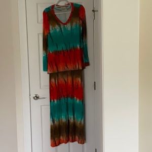 A La Tzarina Tie Dye 2 piece shirt and maxi Dress